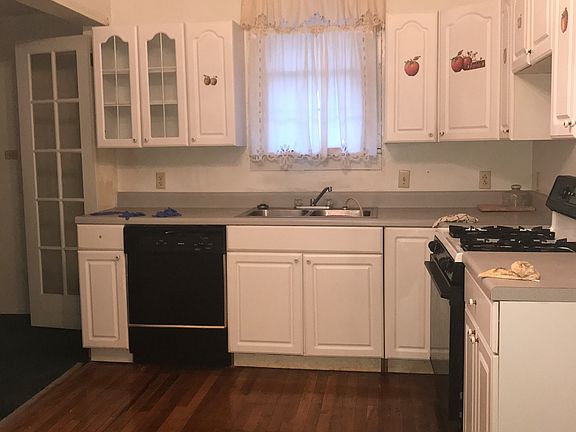 5th image of 421 Mississippi St