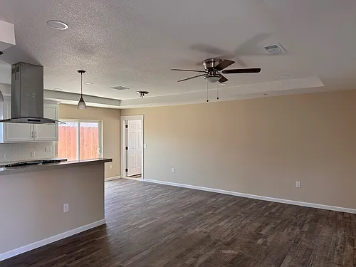 1102 Alamo Ave #B Photo 1