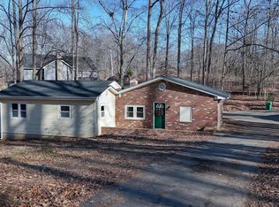 12105 Kahns Rd, Manassas, VA 20112