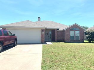 223 Preston Dr, Cleburne, TX 76033