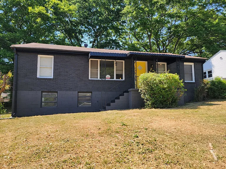 165 Chicamauga Pl SW — Photo 1