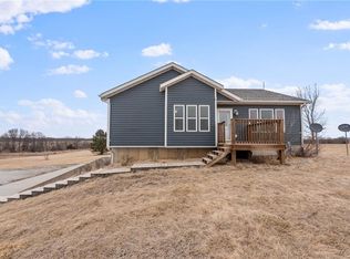 9973 NW Barwick Dr, Cameron, MO 64429