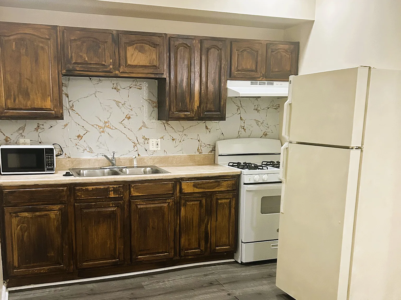 2 bed, 1200 sqft, $1,300 — Photo 2