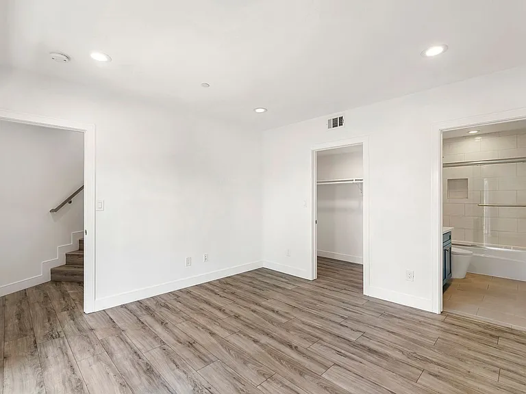 2414 S West View St — Photo 30