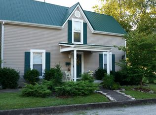 105 S Locust Dr, Springfield, KY 40069