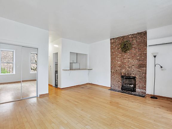 3rd image of 465 W 49th St APT 3B