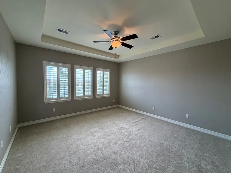16558 Prospect Ln — Photo 10