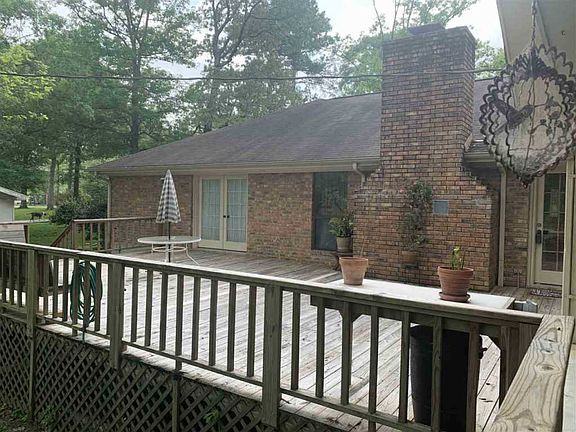 5th image of 101 Lake Dr