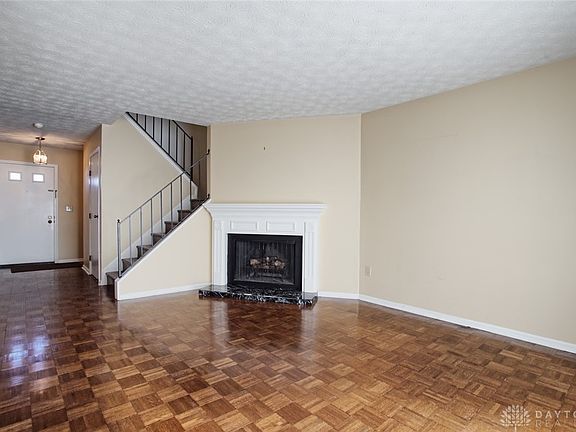 3rd image of 126 Chapel Hill Dr