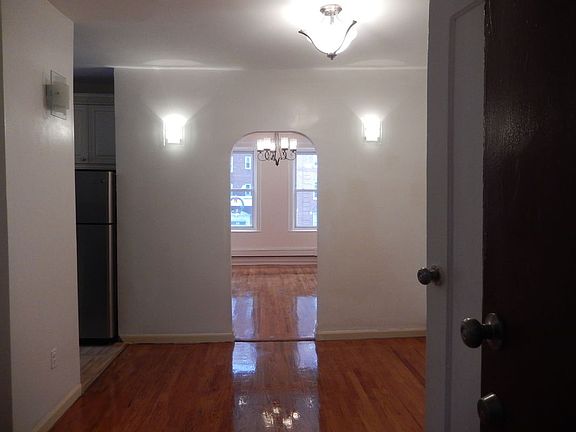 3rd image of 22 Lefferts Ave #2F