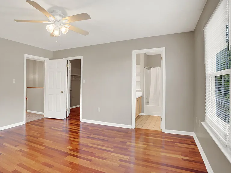 1556 Macintosh Way — Photo 17