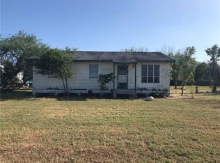 208 E 2nd St, Bishop, TX 78343