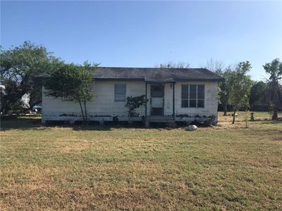 208 E 2nd St, Bishop, TX, 78343