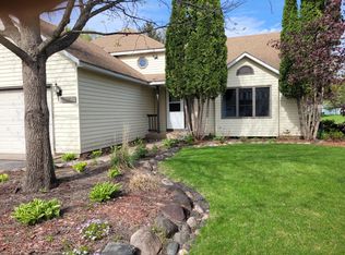 327 Jesse James Ln, Saint Paul, MN 55115