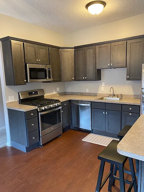 354 Laurel St — Photo 3