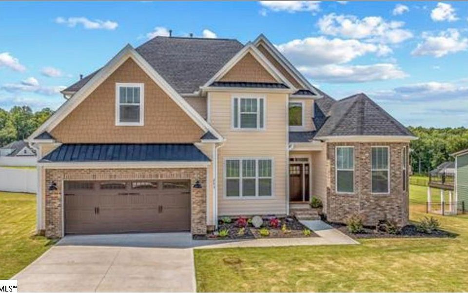 1st image of 203 Montview Cir