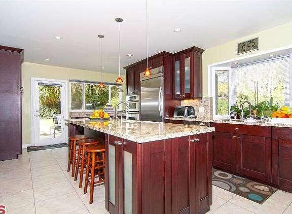 4th image of 13700 W Sunset Blvd