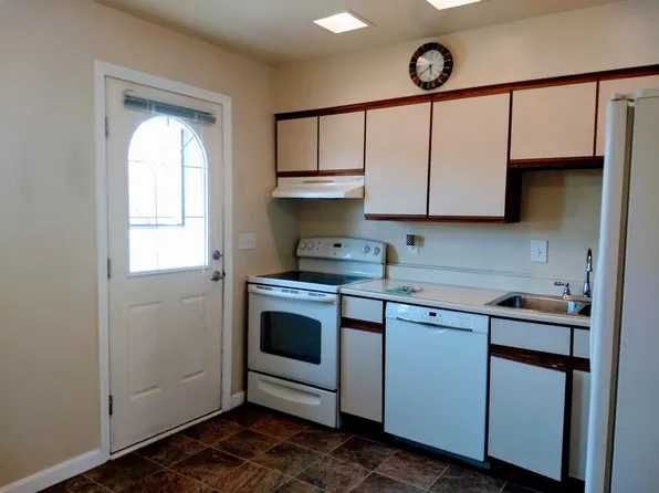 64 Renihan Mdws, Lebanon, NH 03766