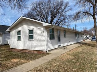 312 4th St #3, Milford, NE 68405