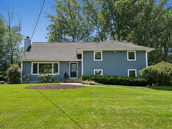 2nd image of 27 Shadowlawn Dr