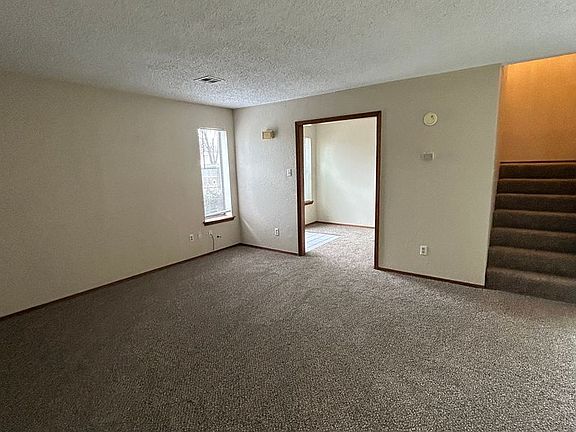 5th image of 901 NE Tortoise Dr #D
