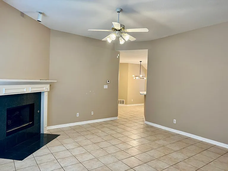 2151 Arbor Creek Dr — Photo 10