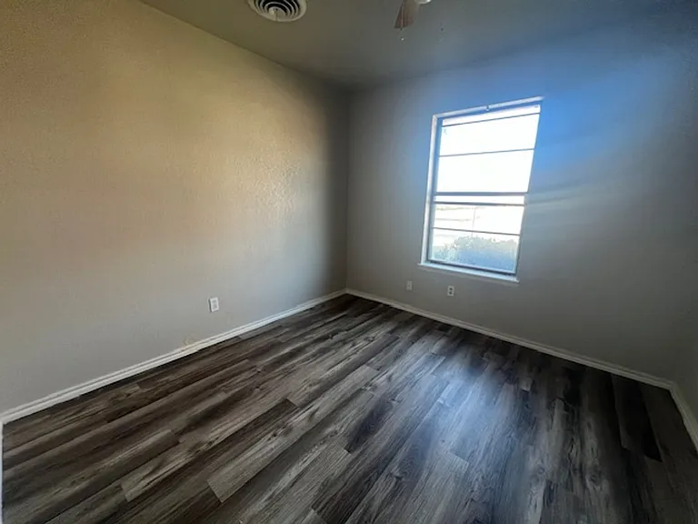 5325 Fairmont St — Photo 9