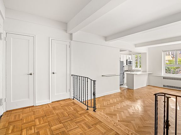 4th image of 333 W 57th St APT 201