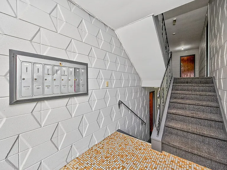 6140 Ridge Ave #3 — Photo 17