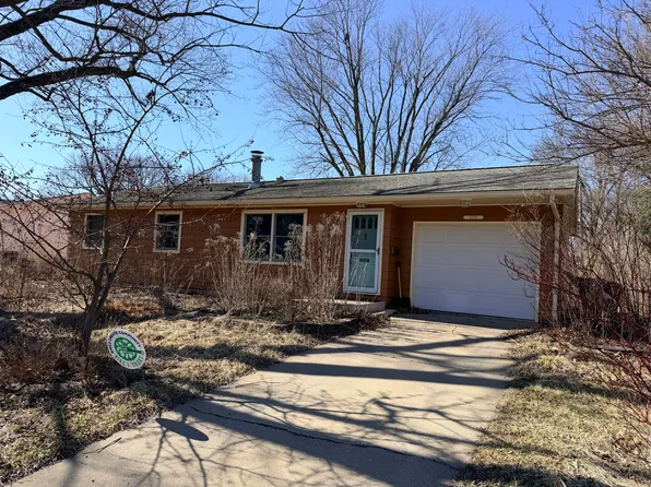 3226 Friendship St, Iowa City, IA 52245