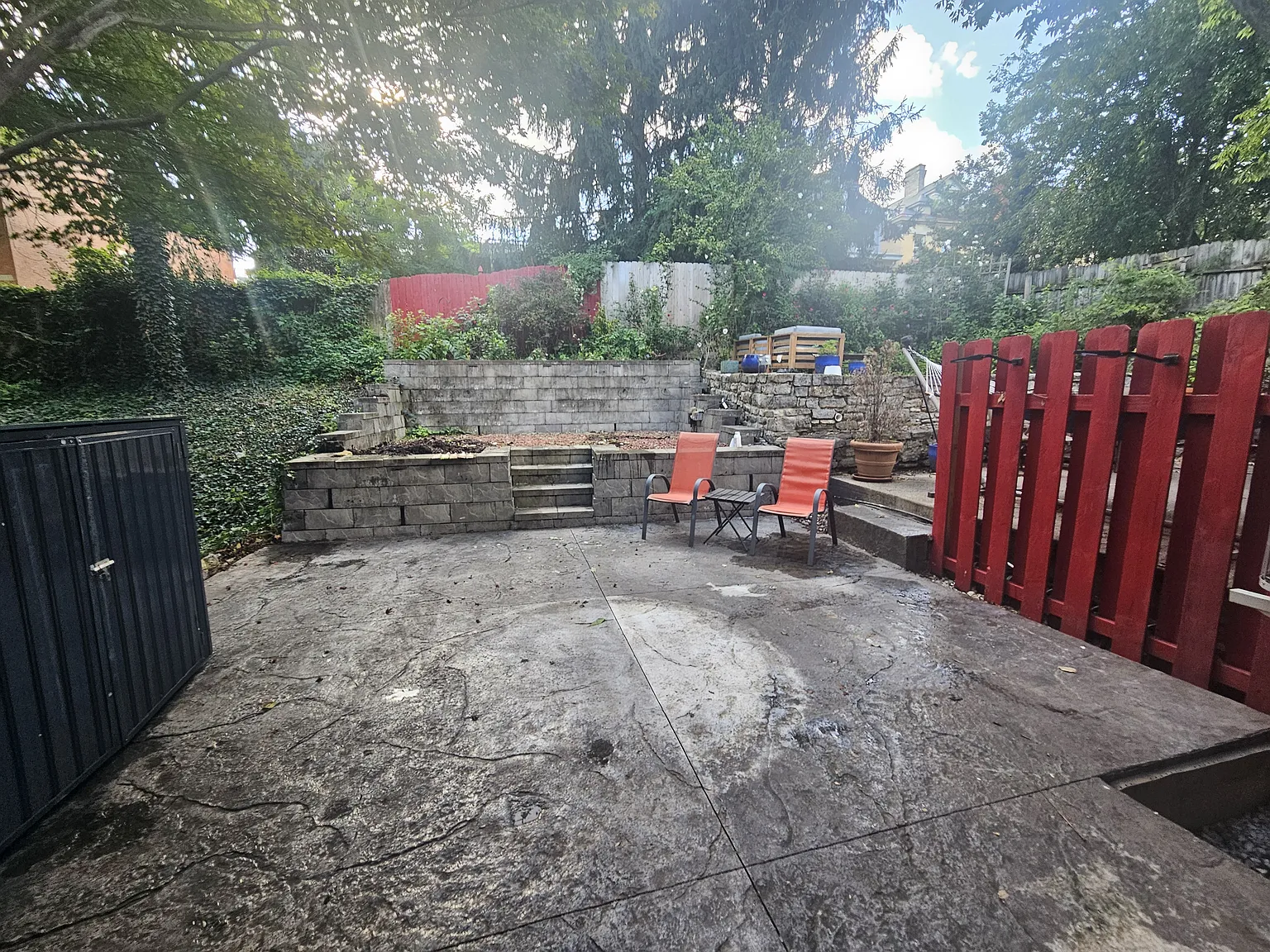 2115 Fulton Ave — Photo 2
