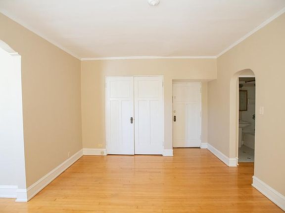4th image of 1720 E Newton Ave #13