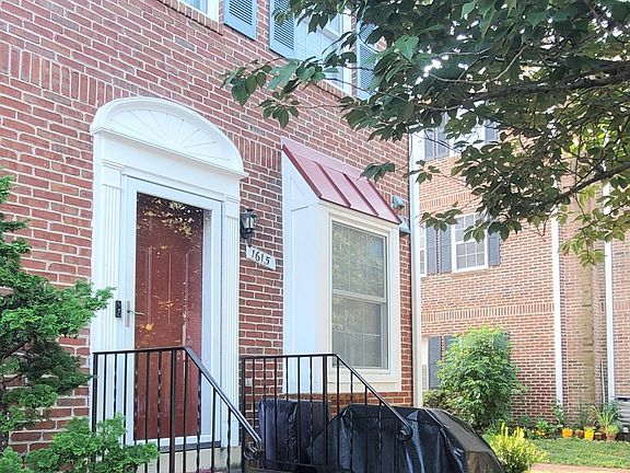 2nd image of 1615 S Barton St #23