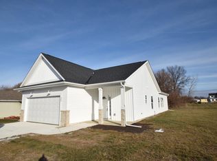 494 Blackstone Ct, Kouts, IN 46347