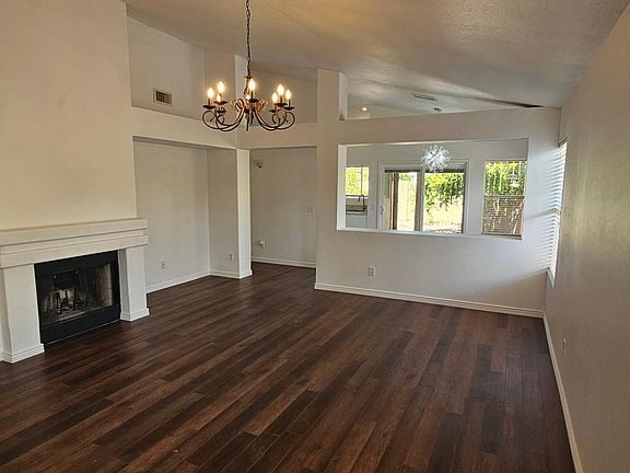 4th image of 912 S Scallop Dr