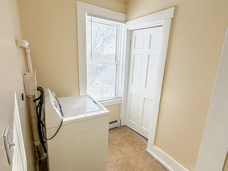 160 Brackett St — Photo 18