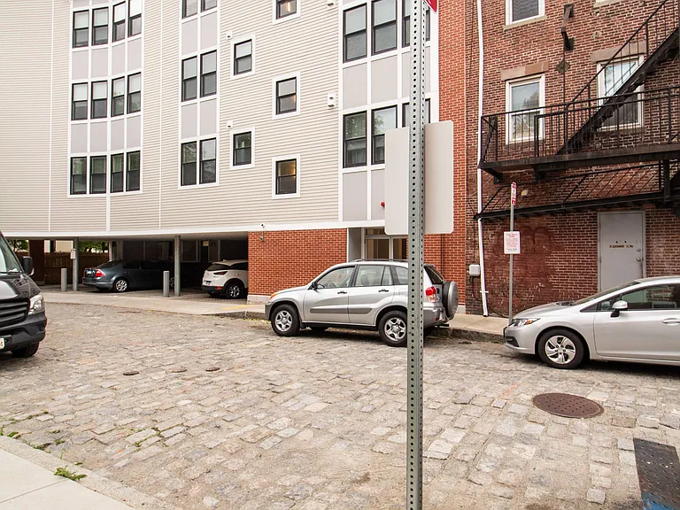 Tremont St — Photo 46
