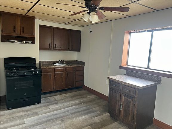 5th image of 412 Short Canal St