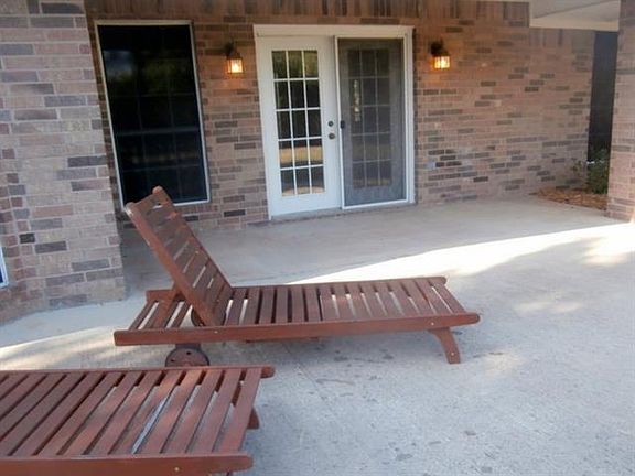 2nd image of 43179 Wisteria Dr