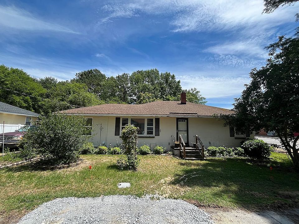 1st image of 26044 Colonial St