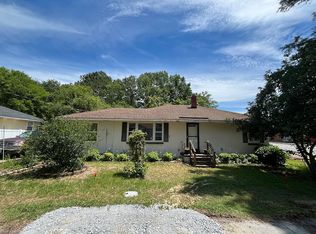 26044 Colonial St, Courtland, VA 23837