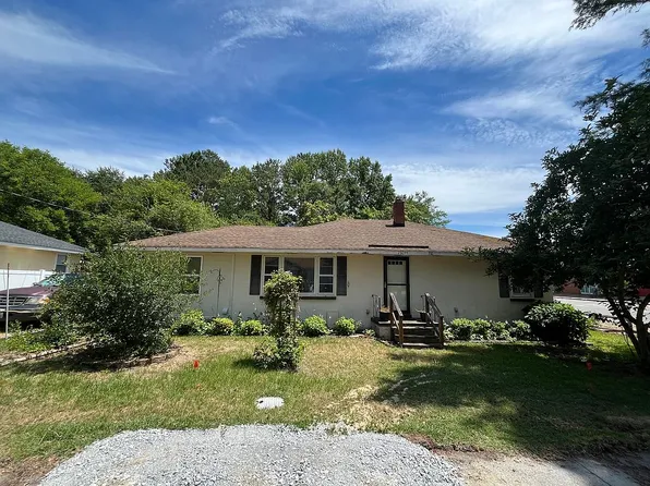 26044 Colonial St, Courtland, VA 23837