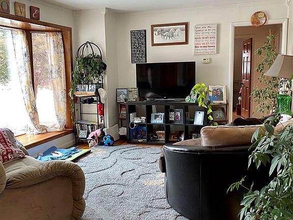 3rd image of 1261 Odell Ave
