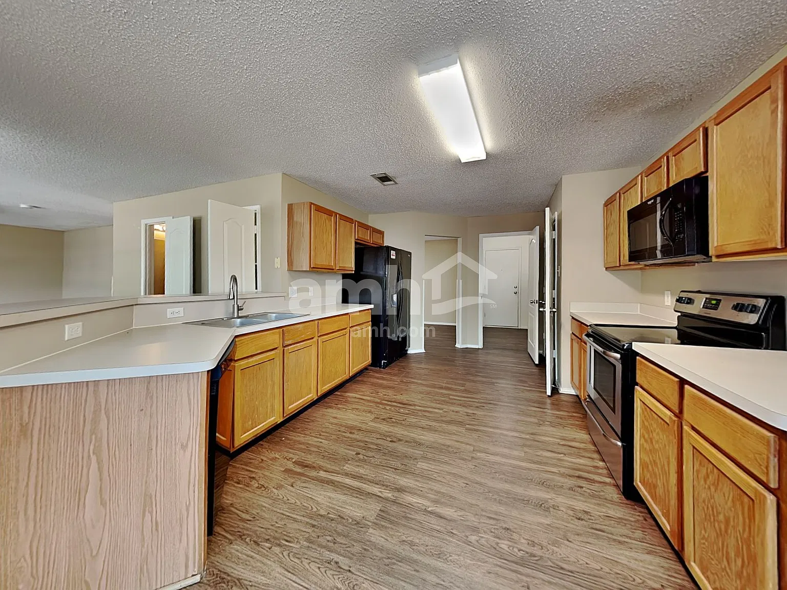 4 bed, 2.5 bath, 2486 sqft, $2,695 — Photo 3