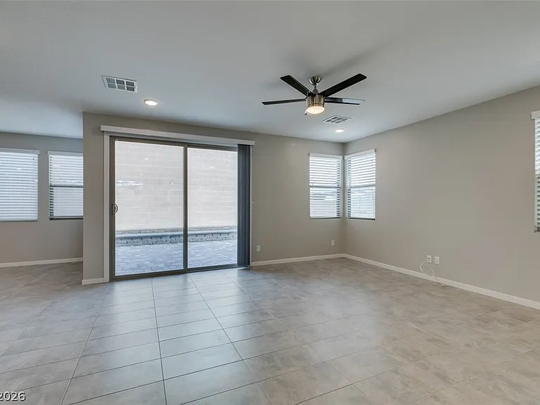 520 Founders Creek Ave — Photo 6