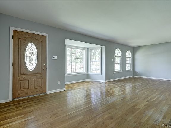 3rd image of 10903 Bluebell Dr