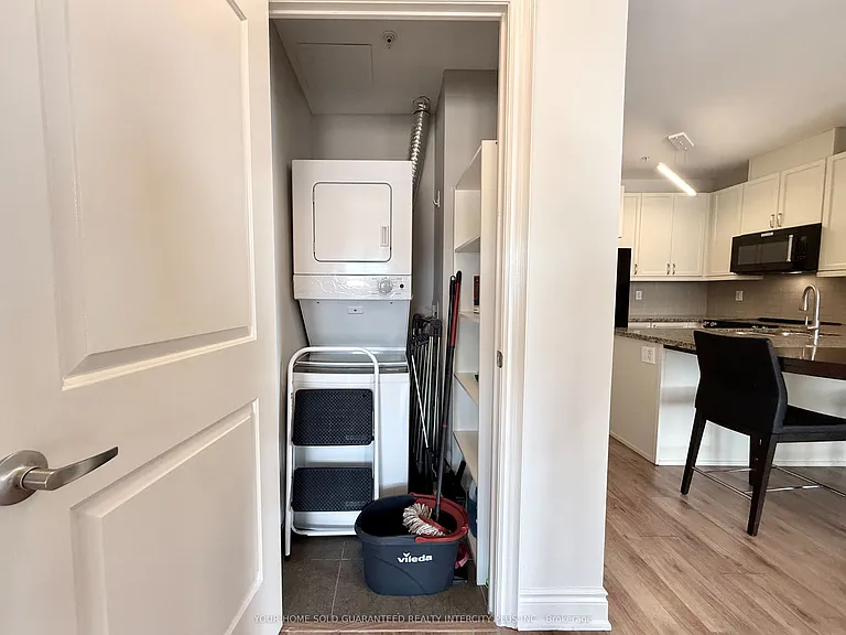 2396 Major Mackenzie Dr #418 — Photo 28