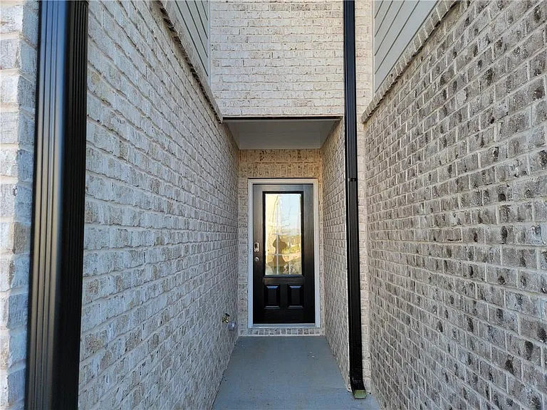 614 Easton Way — Photo 3