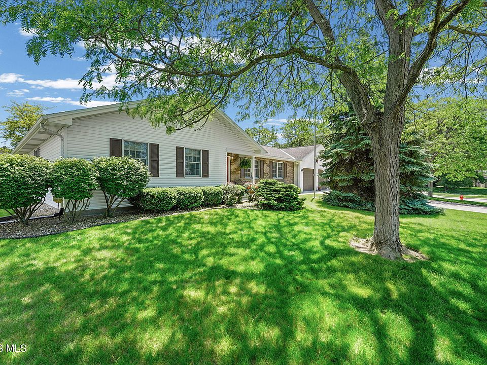 1st image of 823 Nutmeg Ln