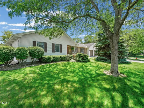 823 Nutmeg Ln, Findlay, OH 45840